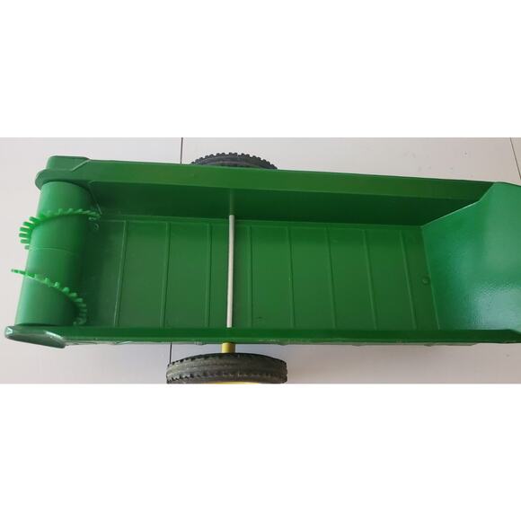 Ertl John Deere Model 44 Manure Spreader Boxed 1/16 - Picture 3 of 11